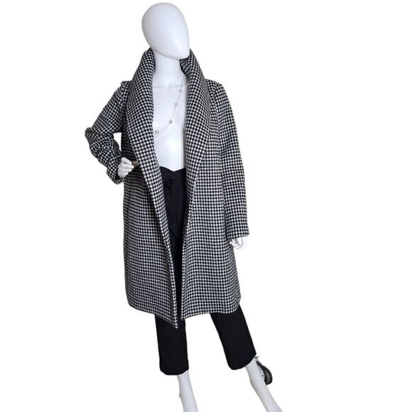 Ann Taylor  - Picture 10 of 15